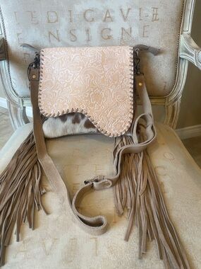 Myra-Western Ember Concealed Carry Bag In Autumn Blaze &
Moonlit Ivory